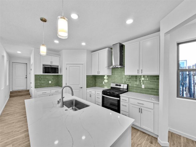 19 Flower Garland, Santa Fe, NM 87508