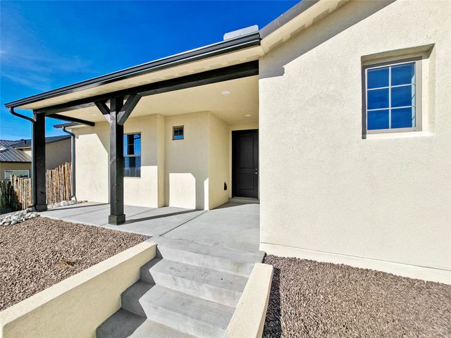 19 Flower Garland, Santa Fe, NM 87508