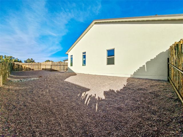 19 Flower Garland, Santa Fe, NM 87508