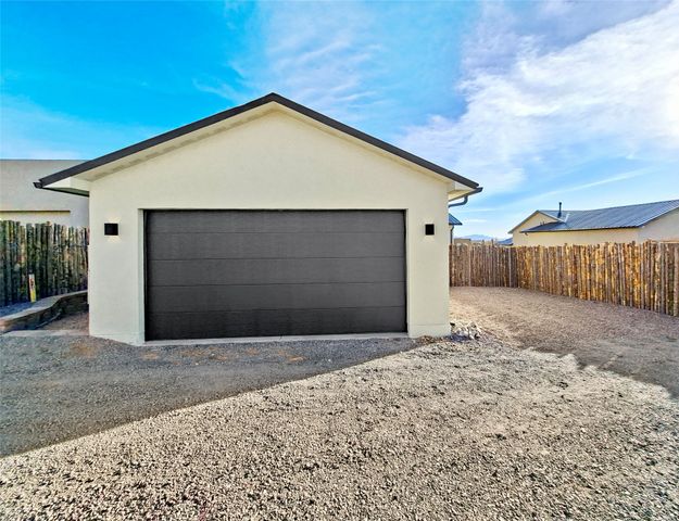 19 Flower Garland, Santa Fe, NM 87508