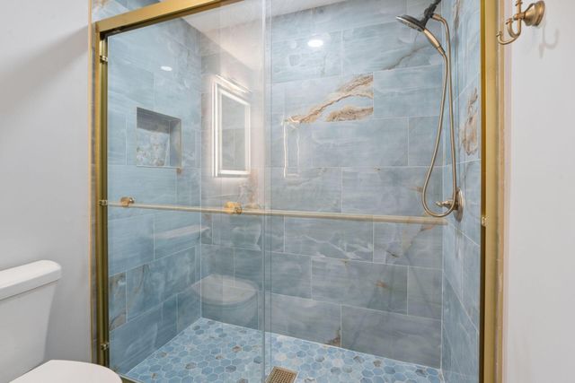869 Bluff Ridge Drive, Worthington, OH 43235
