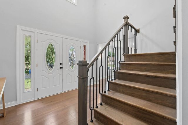 869 Bluff Ridge Drive, Worthington, OH 43235