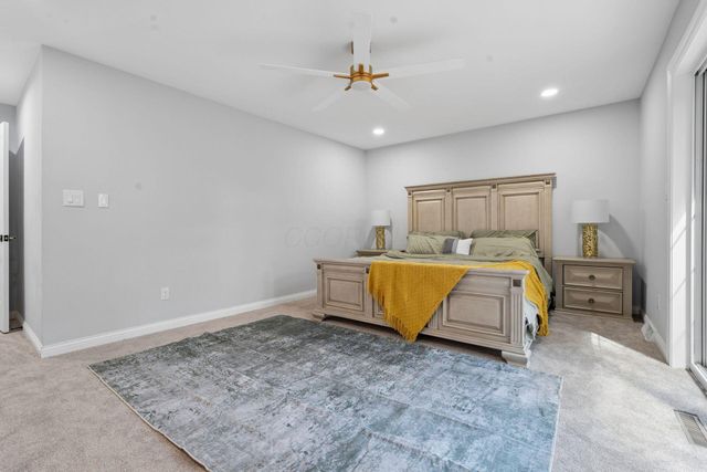 869 Bluff Ridge Drive, Worthington, OH 43235