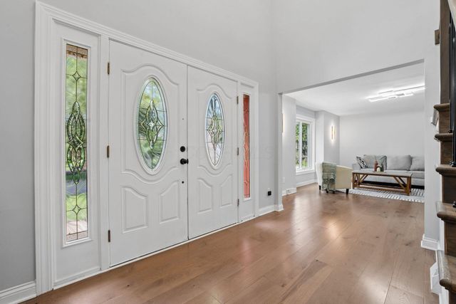 869 Bluff Ridge Drive, Worthington, OH 43235