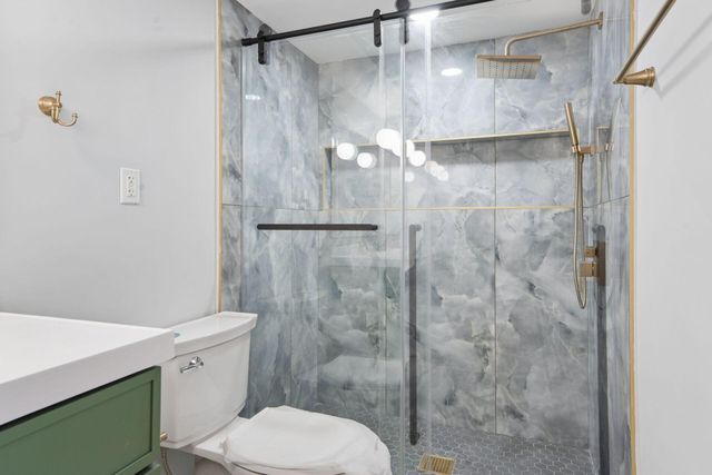 869 Bluff Ridge Drive, Worthington, OH 43235