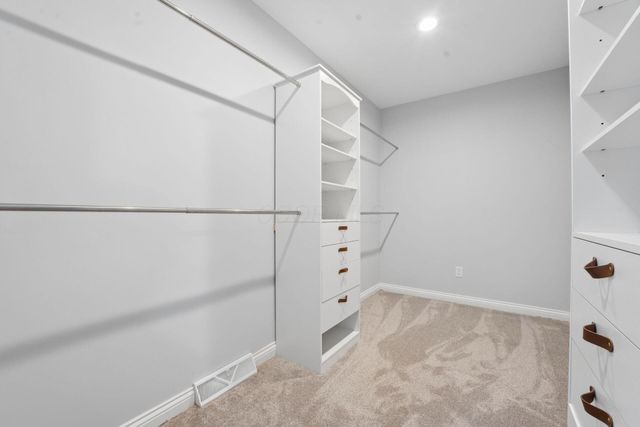 869 Bluff Ridge Drive, Worthington, OH 43235