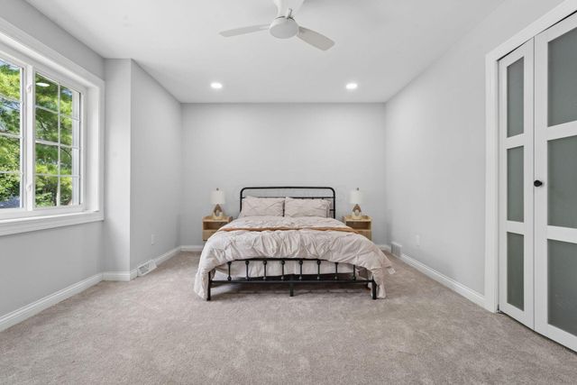 869 Bluff Ridge Drive, Worthington, OH 43235