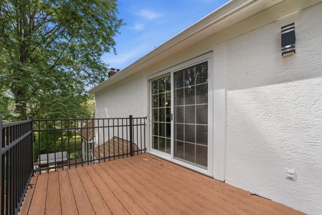 869 Bluff Ridge Drive, Worthington, OH 43235