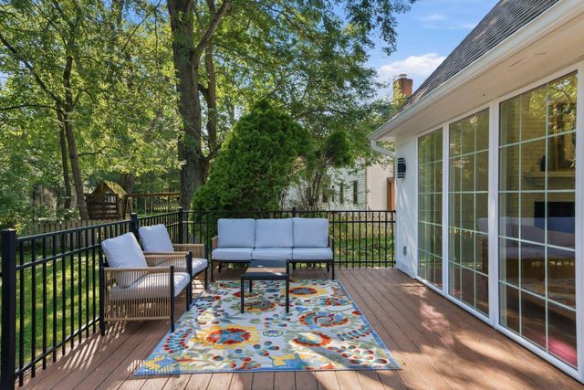 869 Bluff Ridge Drive, Worthington, OH 43235