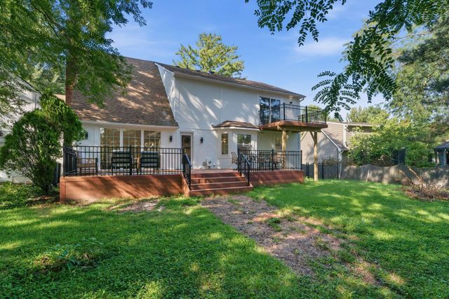 869 Bluff Ridge Drive, Worthington, OH 43235