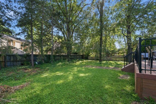 869 Bluff Ridge Drive, Worthington, OH 43235