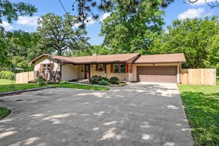1516 73rd Street, Windsor Heights, IA 50324