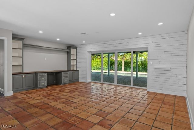 1384 Burgundy DR, Fort Myers, FL 33919