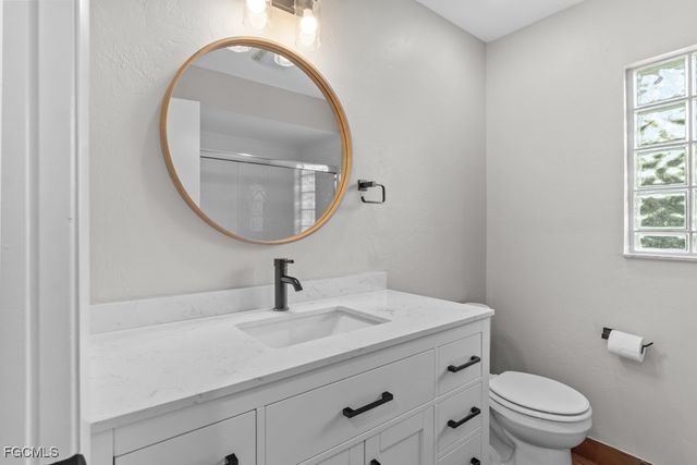 1384 Burgundy DR, Fort Myers, FL 33919