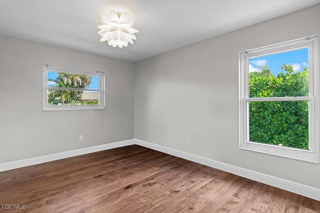 1384 Burgundy DR, Fort Myers, FL 33919