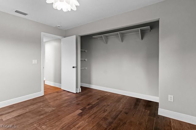 1384 Burgundy DR, Fort Myers, FL 33919