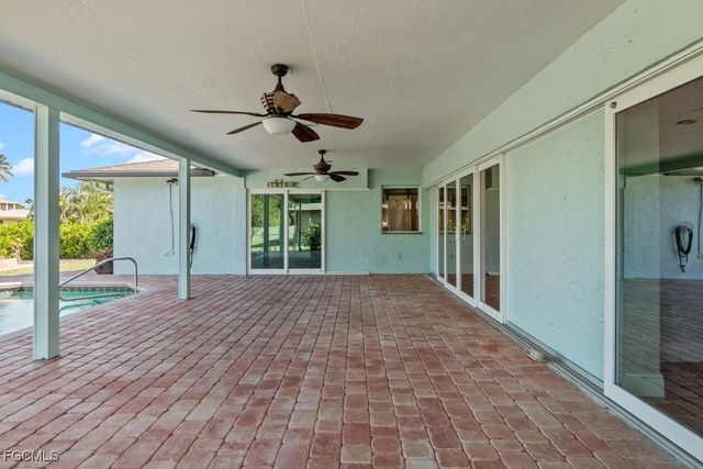 1384 Burgundy DR, Fort Myers, FL 33919