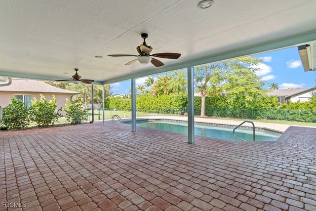 1384 Burgundy DR, Fort Myers, FL 33919