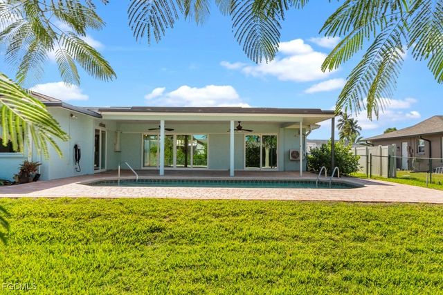 1384 Burgundy DR, Fort Myers, FL 33919