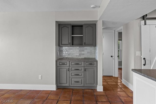 1384 Burgundy DR, Fort Myers, FL 33919