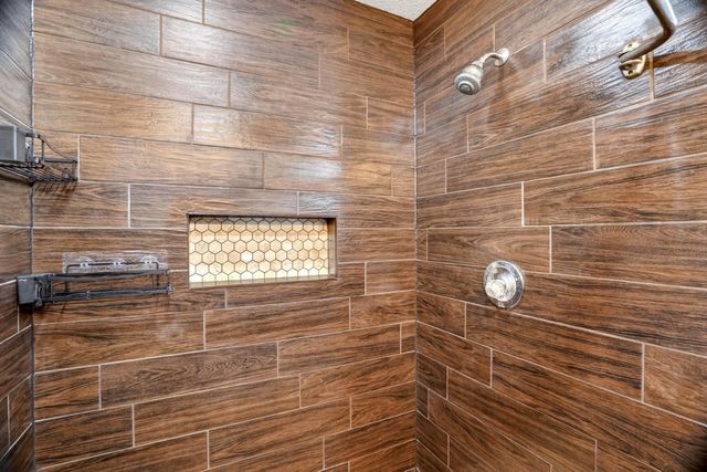 11850 N HECHT RD, Hallsville, MO 65255