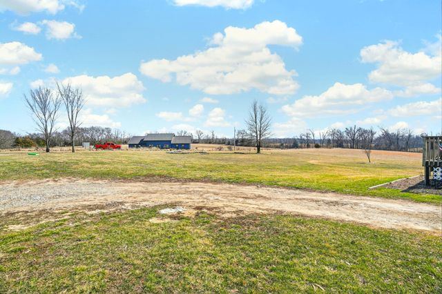 11850 N HECHT RD, Hallsville, MO 65255