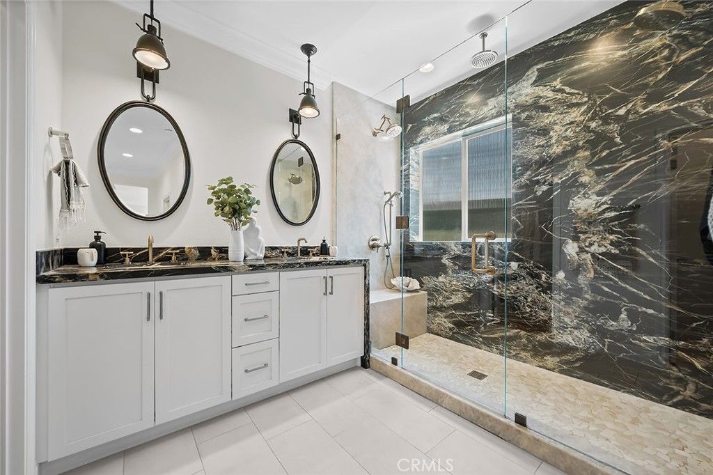Image 28 of property listing at 4689 Holly Avenue, Long Beach, CA 90805