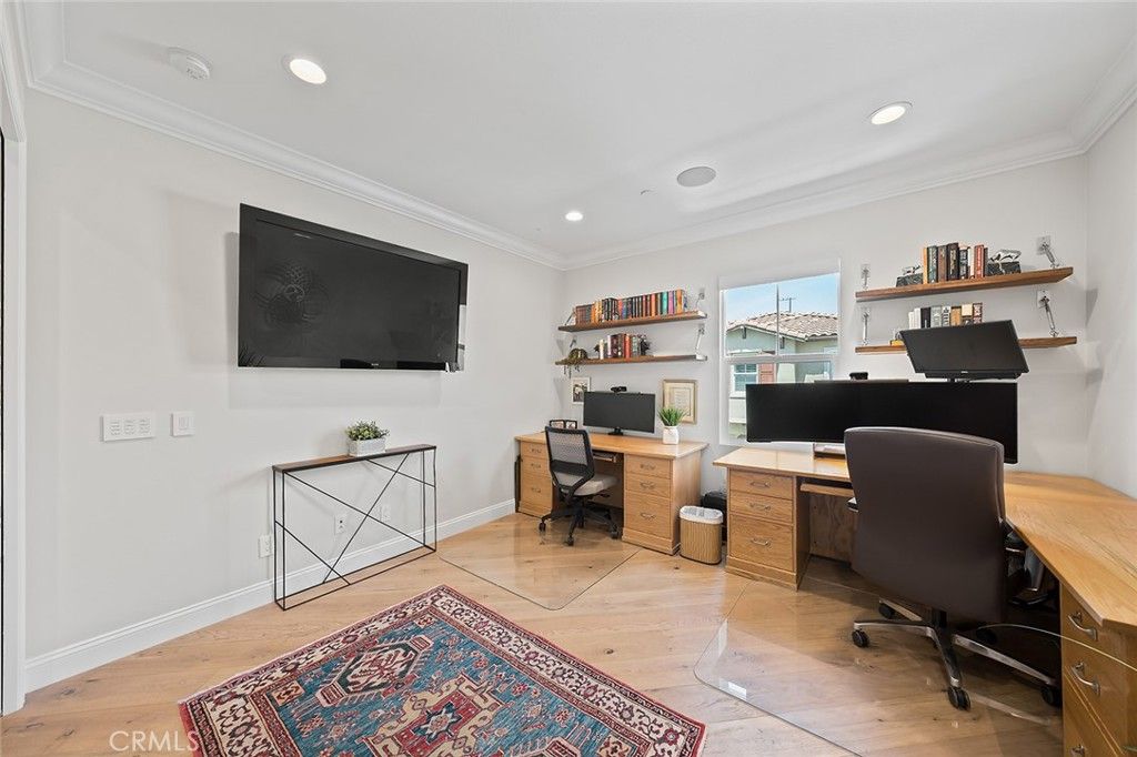 Image 35 of property listing at 4689 Holly Avenue, Long Beach, CA 90805