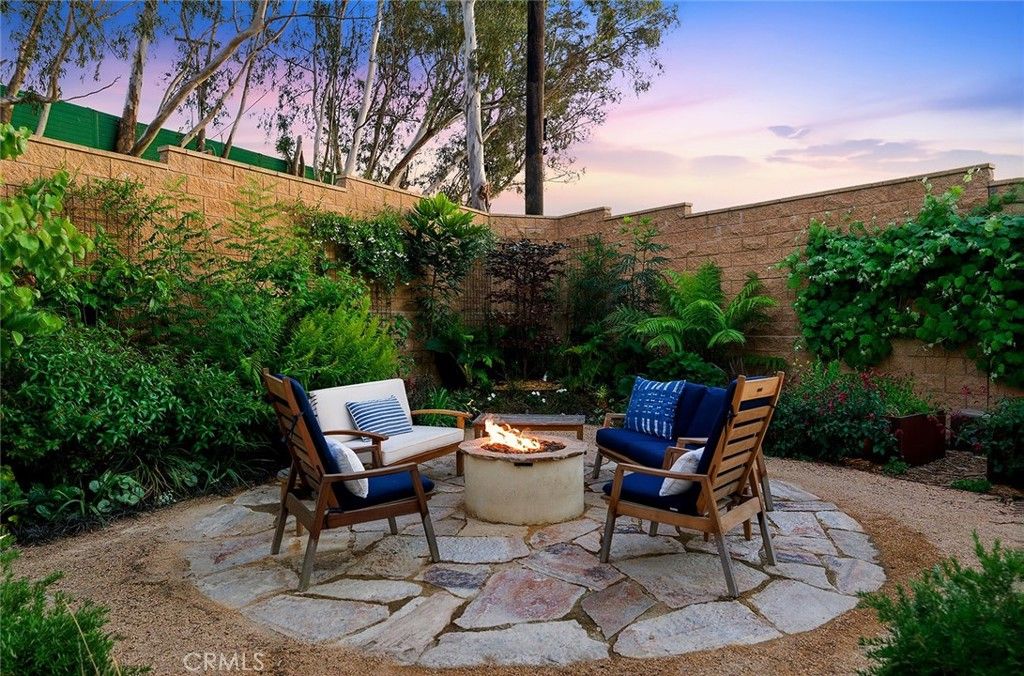 Image 44 of property listing at 4689 Holly Avenue, Long Beach, CA 90805