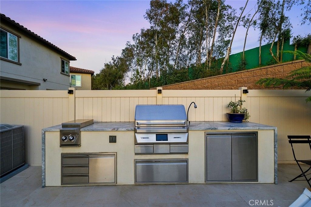 Image 46 of property listing at 4689 Holly Avenue, Long Beach, CA 90805