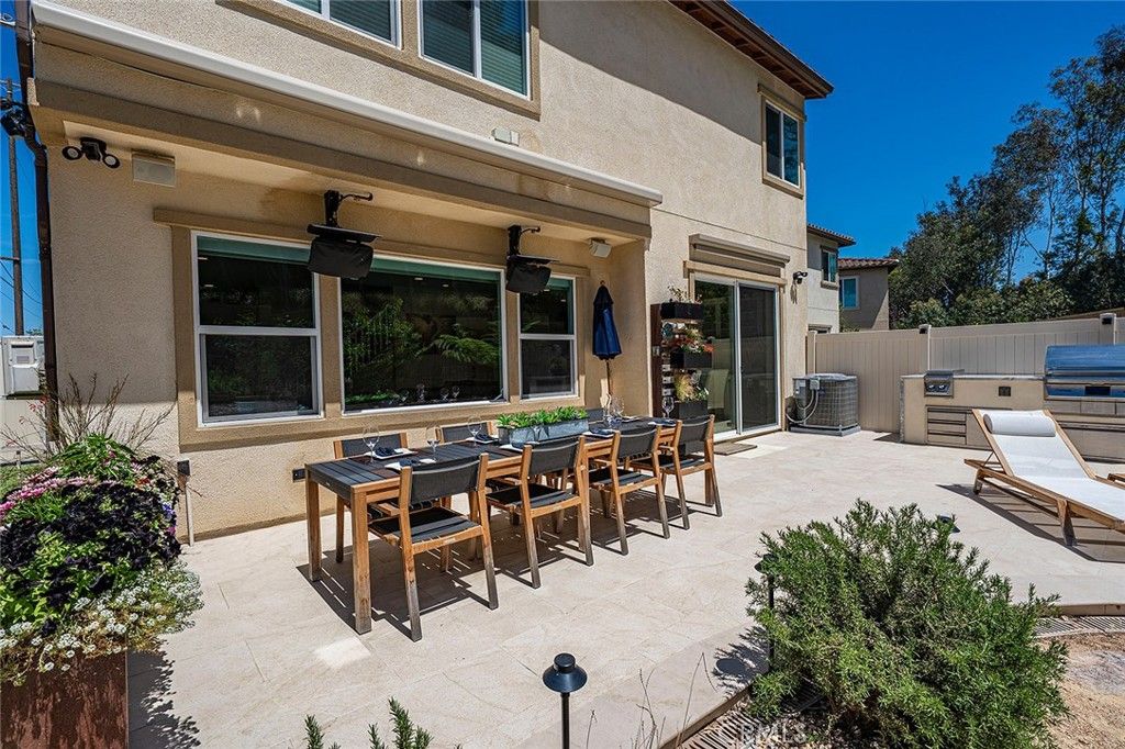 Image 58 of property listing at 4689 Holly Avenue, Long Beach, CA 90805