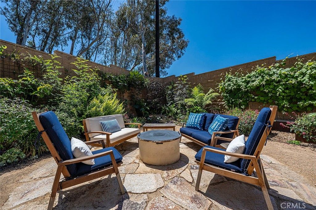 Image 59 of property listing at 4689 Holly Avenue, Long Beach, CA 90805