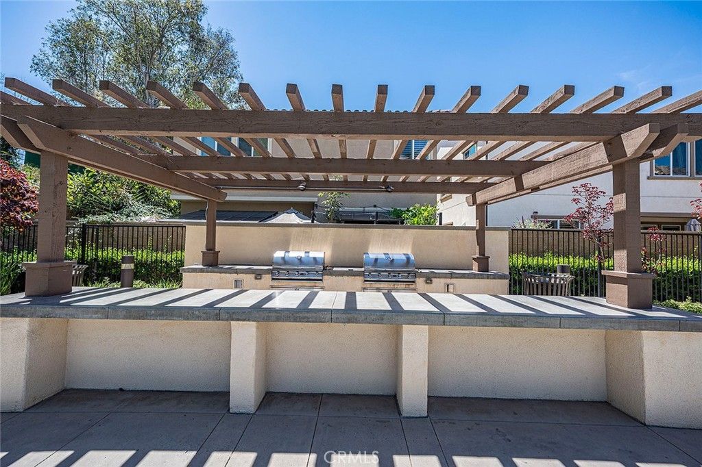 Image 70 of property listing at 4689 Holly Avenue, Long Beach, CA 90805