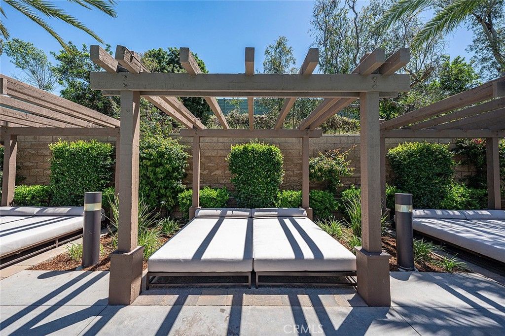 Image 72 of property listing at 4689 Holly Avenue, Long Beach, CA 90805