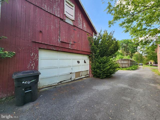 71 W FREDERICK ST, Millersville, PA 17551