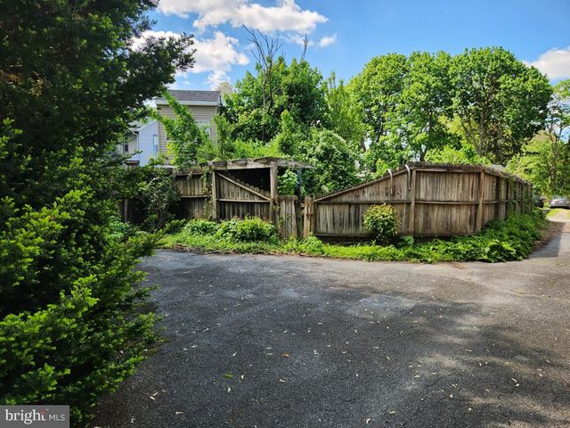 71 W FREDERICK ST, Millersville, PA 17551