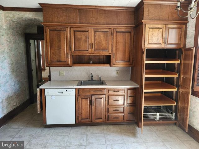 71 W FREDERICK ST, Millersville, PA 17551