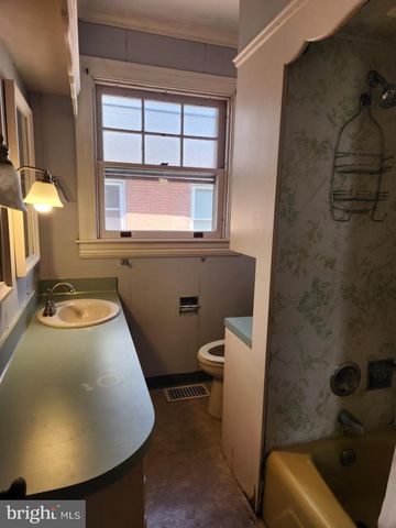 71 W FREDERICK ST, Millersville, PA 17551