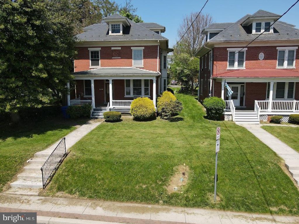 71 W FREDERICK ST, Millersville, PA 17551