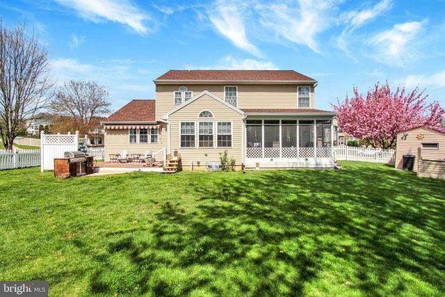 1210 CRANBERRY LN W, York, PA 17402