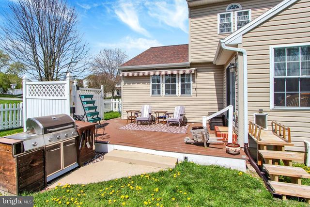 1210 CRANBERRY LN W, York, PA 17402