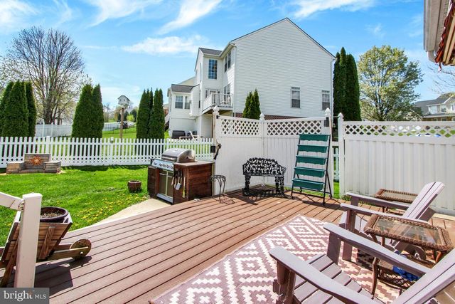 1210 CRANBERRY LN W, York, PA 17402