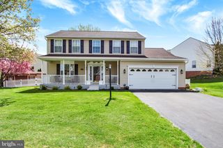 1210 CRANBERRY LN W, York, PA 17402
