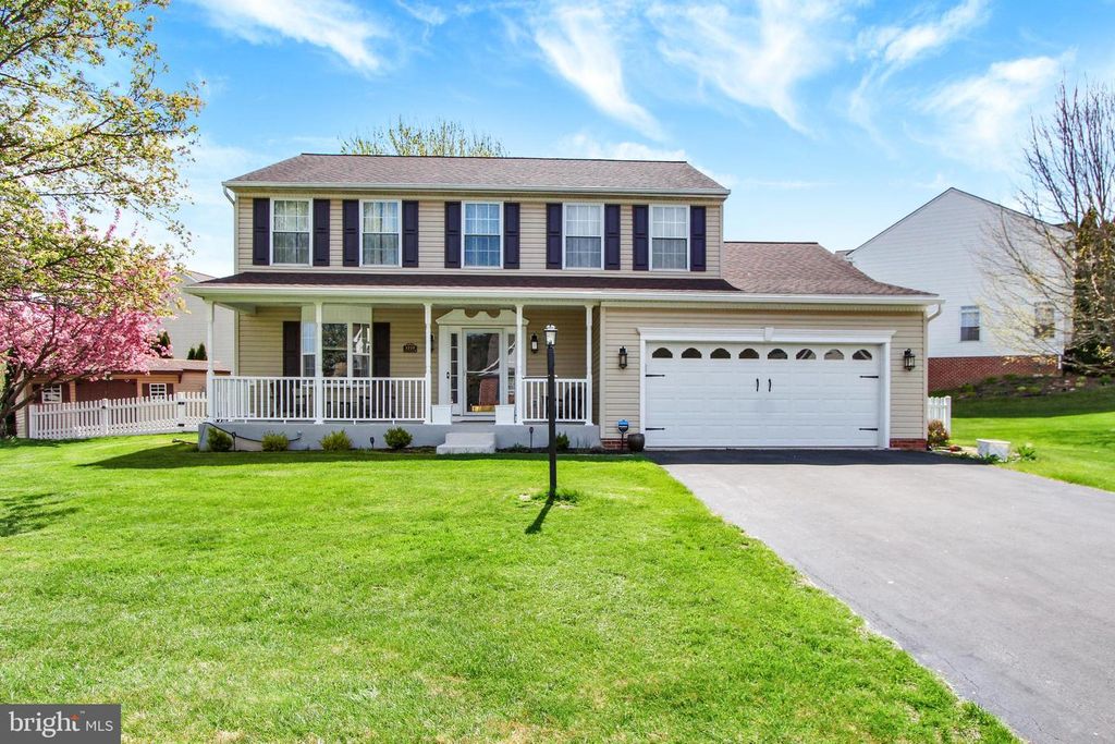 1210 CRANBERRY LN W, York, PA 17402