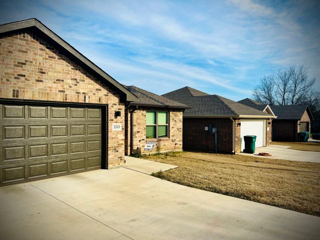 2213 N Hickory Street, Sherman, TX 75092