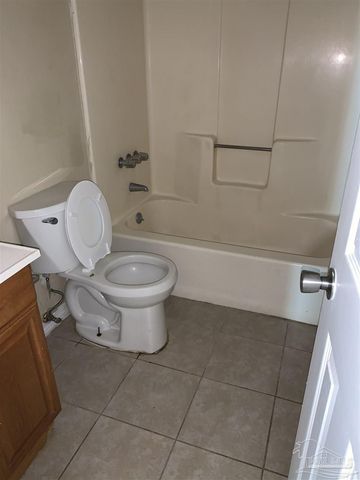 6823 Tiki Ln 2, Pensacola, FL 32503