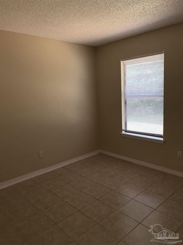 6823 Tiki Ln 2, Pensacola, FL 32503