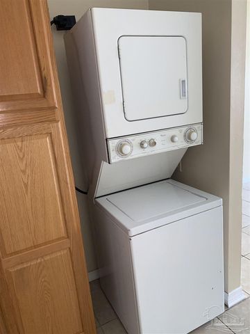 6823 Tiki Ln 2, Pensacola, FL 32503