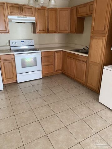 6823 Tiki Ln 2, Pensacola, FL 32503