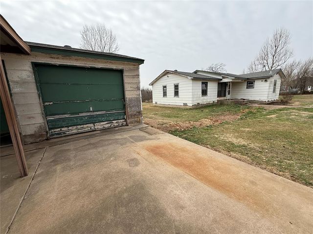 19090 SE Catfish Drive, Newalla, OK 74857